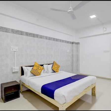 Hotel Nexus 苏拉特 外观 照片