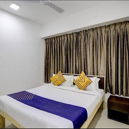 Hotel Nexus 苏拉特 外观 照片